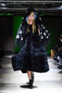 00004-comme-des-garcons-spring-22-rtw-tokyo-credit-brand
