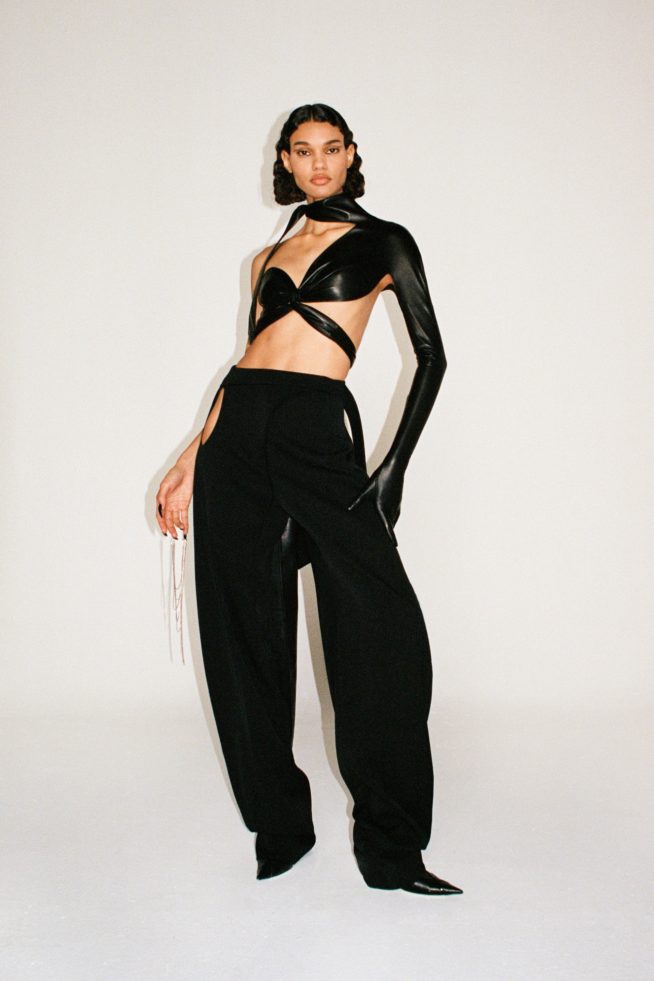 00004-mugler-fall-21-paris-credit-brand
