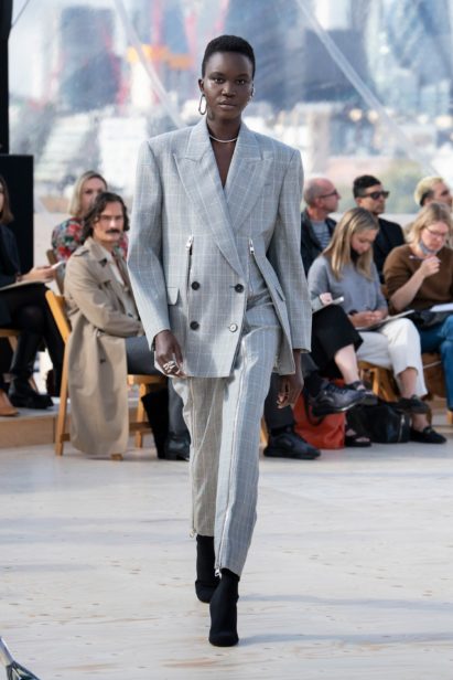 00005-alexandermcqueen-spring-22-london-credit-brand