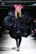 00005-comme-des-garcons-spring-22-rtw-tokyo-credit-brand