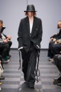 00007-ann-demeulemeester-spring-22-rtw-paris-credit-gorunway