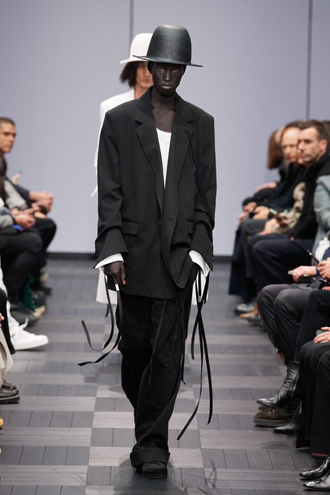 00008-ann-demeulemeester-spring-22-rtw-paris-credit-gorunway