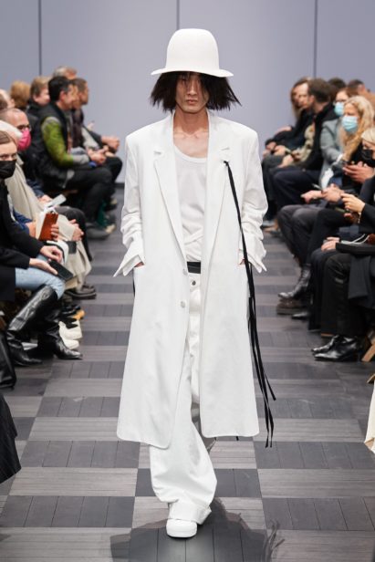 00009-ann-demeulemeester-spring-22-rtw-paris-credit-gorunway