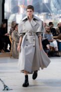 00010-alexandermcqueen-spring-22-london-credit-brand