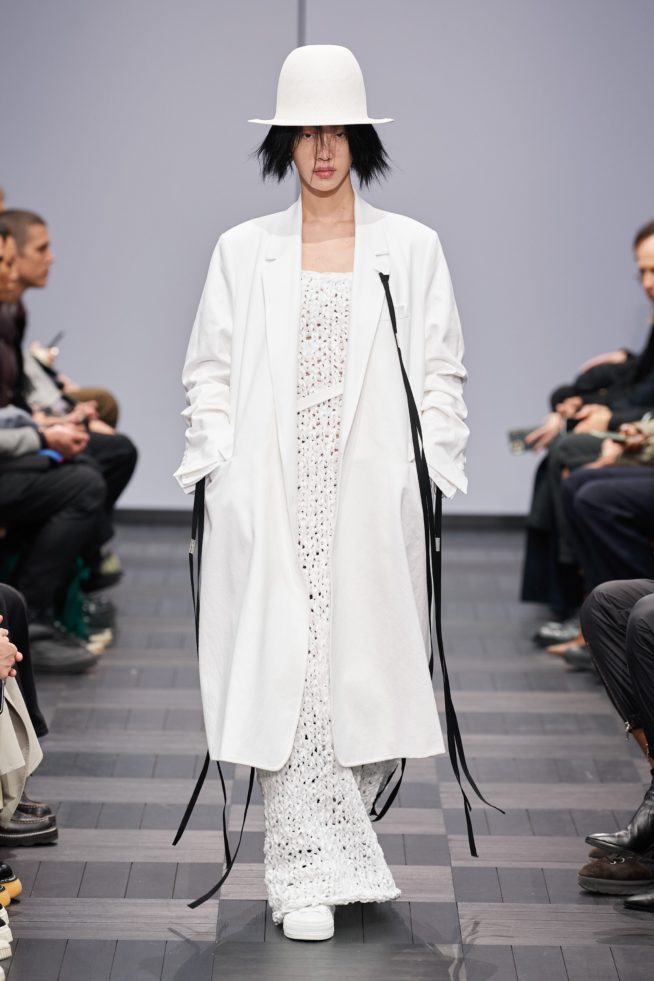 00011-ann-demeulemeester-spring-22-rtw-paris-credit-gorunway