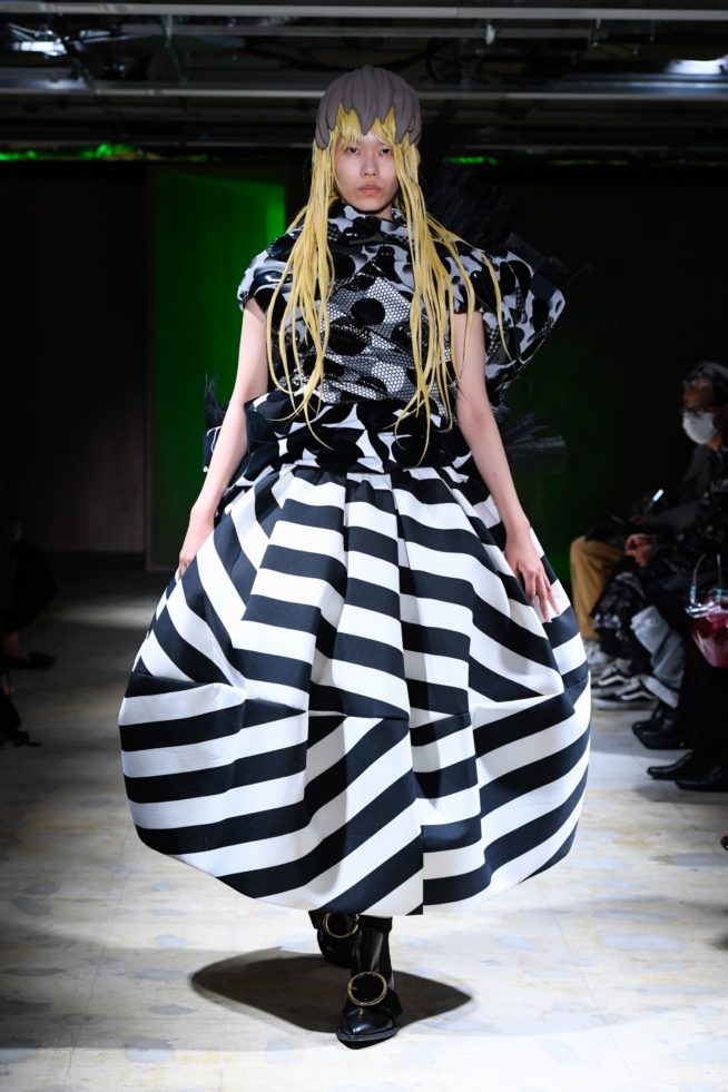 00011-comme-des-garcons-spring-22-rtw-tokyo-credit-brand