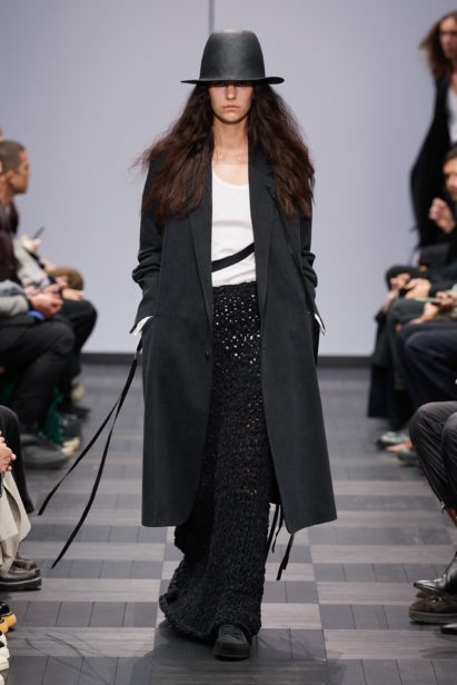 00012-ann-demeulemeester-spring-22-rtw-paris-credit-gorunway