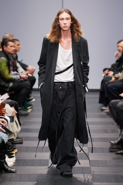 00013-ann-demeulemeester-spring-22-rtw-paris-credit-gorunway