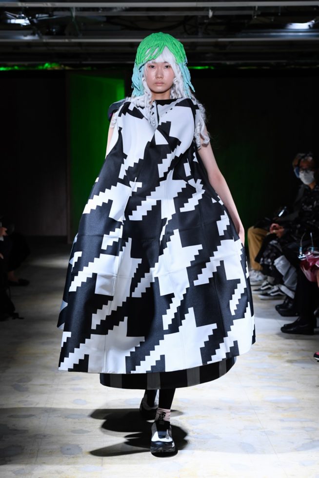 00013-comme-des-garcons-spring-22-rtw-tokyo-credit-brand