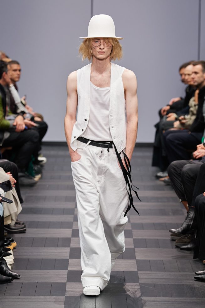 00018-ann-demeulemeester-spring-22-rtw-paris-credit-gorunway