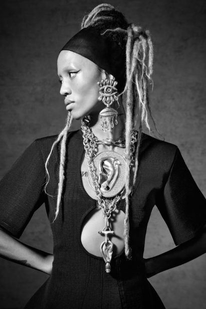 00018-schiaparelli-spring-22-rtw-paris-credit-daniel-roseberry
