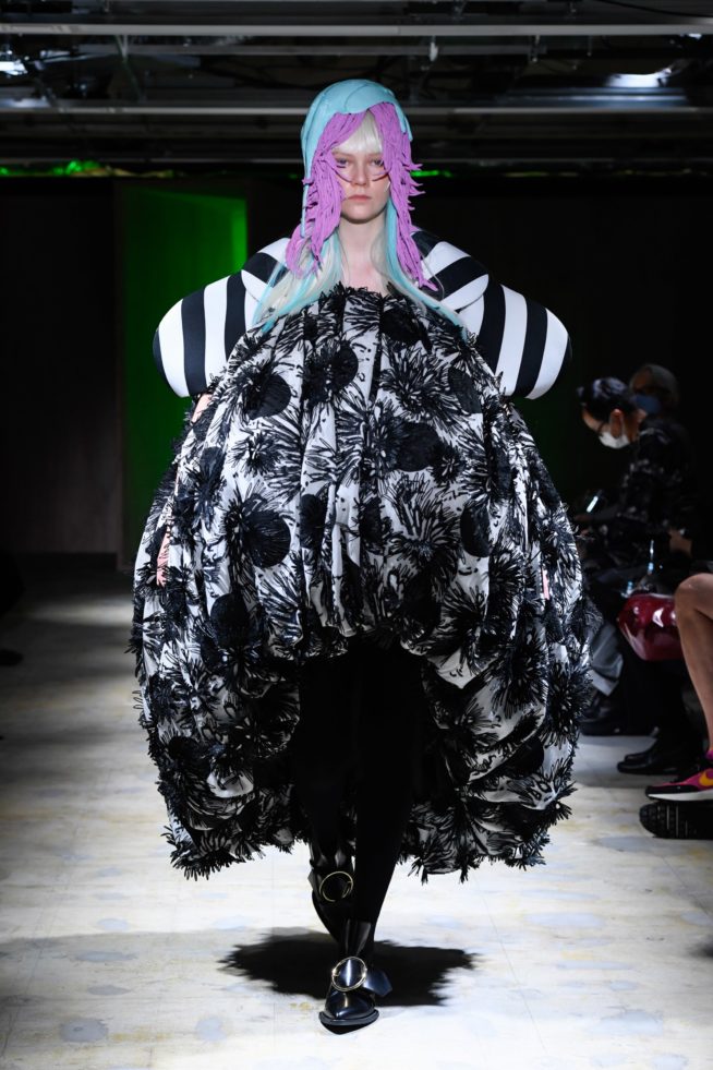 00019-comme-des-garcons-spring-22-rtw-tokyo-credit-brand