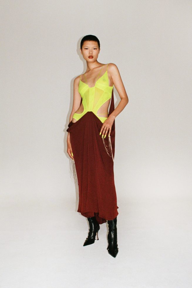 00019-mugler-fall-21-paris-credit-brand