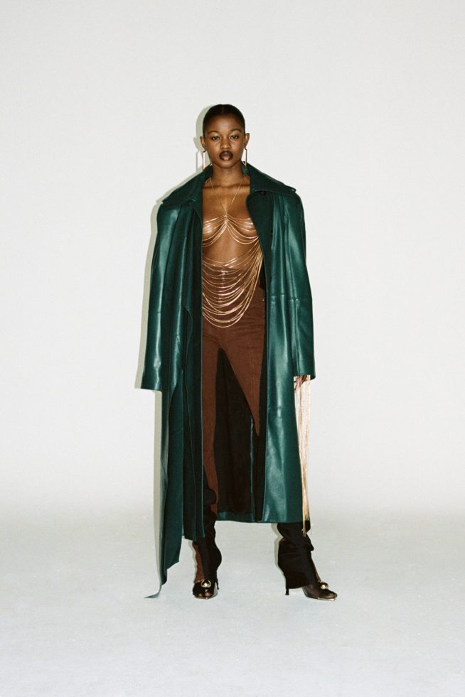 00022-mugler-fall-21-paris-credit-brand