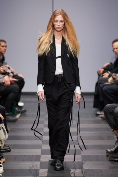 00024-ann-demeulemeester-spring-22-rtw-paris-credit-gorunway