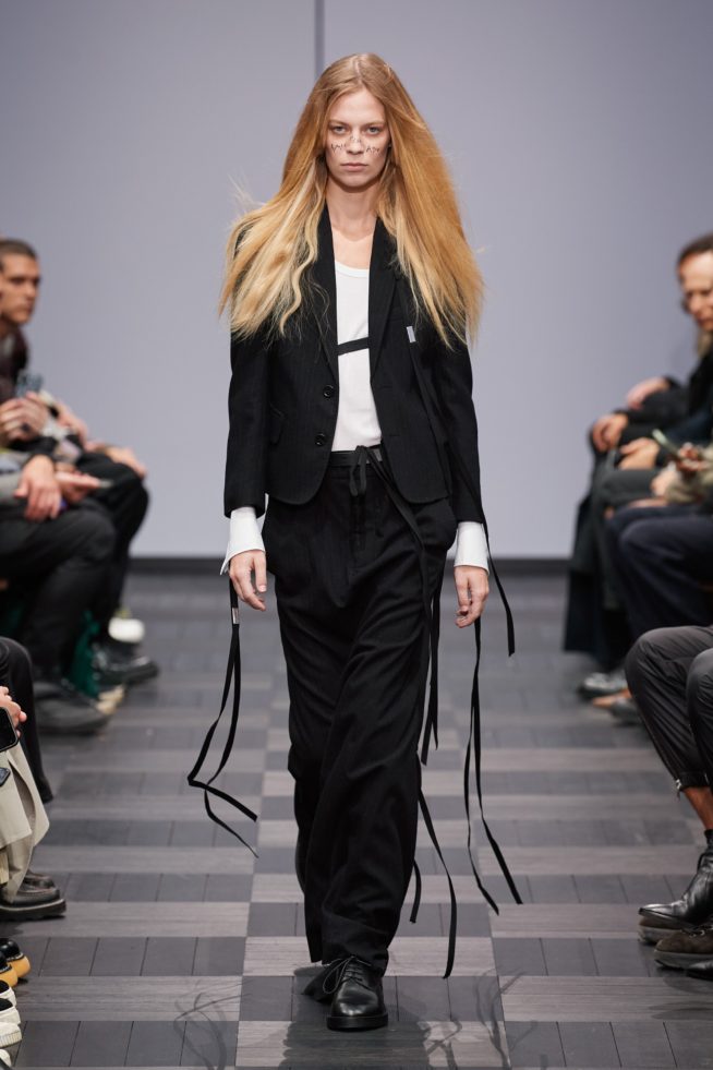 00024-ann-demeulemeester-spring-22-rtw-paris-credit-gorunway
