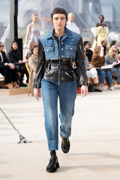 00026-alexandermcqueen-spring-22-london-credit-brand
