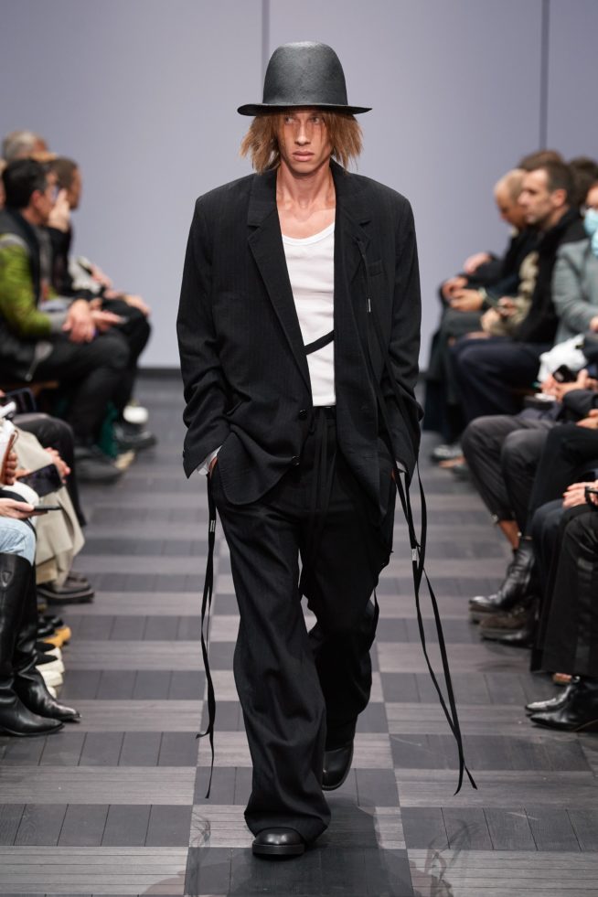 00026-ann-demeulemeester-spring-22-rtw-paris-credit-gorunway