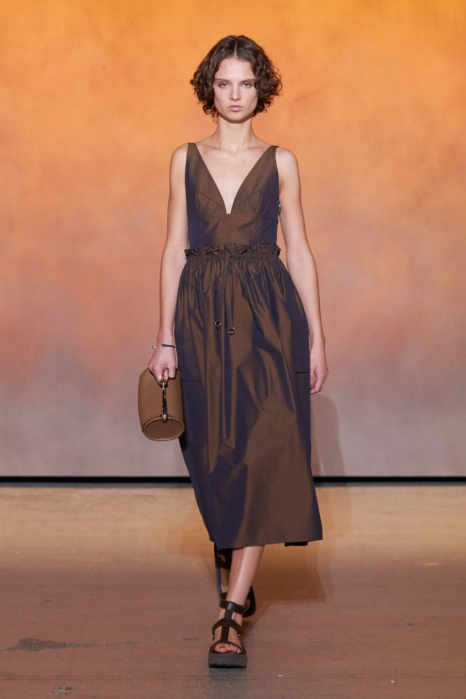 00028-hermes-spring-22-rtw-paris-credit-gorunway