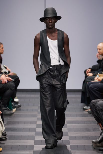 00030-ann-demeulemeester-spring-22-rtw-paris-credit-gorunway