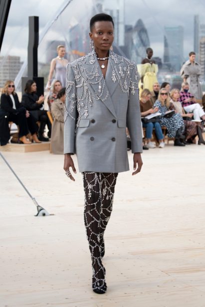 00032-alexandermcqueen-spring-22-london-credit-brand
