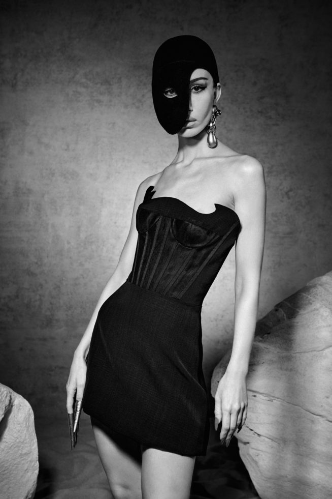 00044-schiaparelli-spring-22-rtw-paris-credit-daniel-roseberry