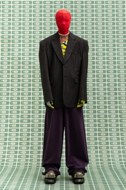 00023-vetements-fall-22-credit-gio-staiano