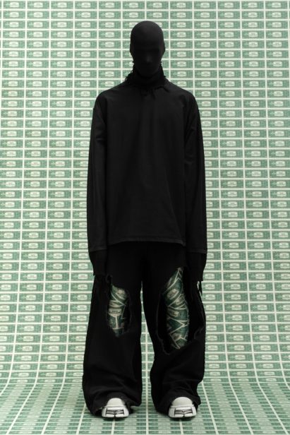 00041-vetements-fall-22-credit-gio-staiano