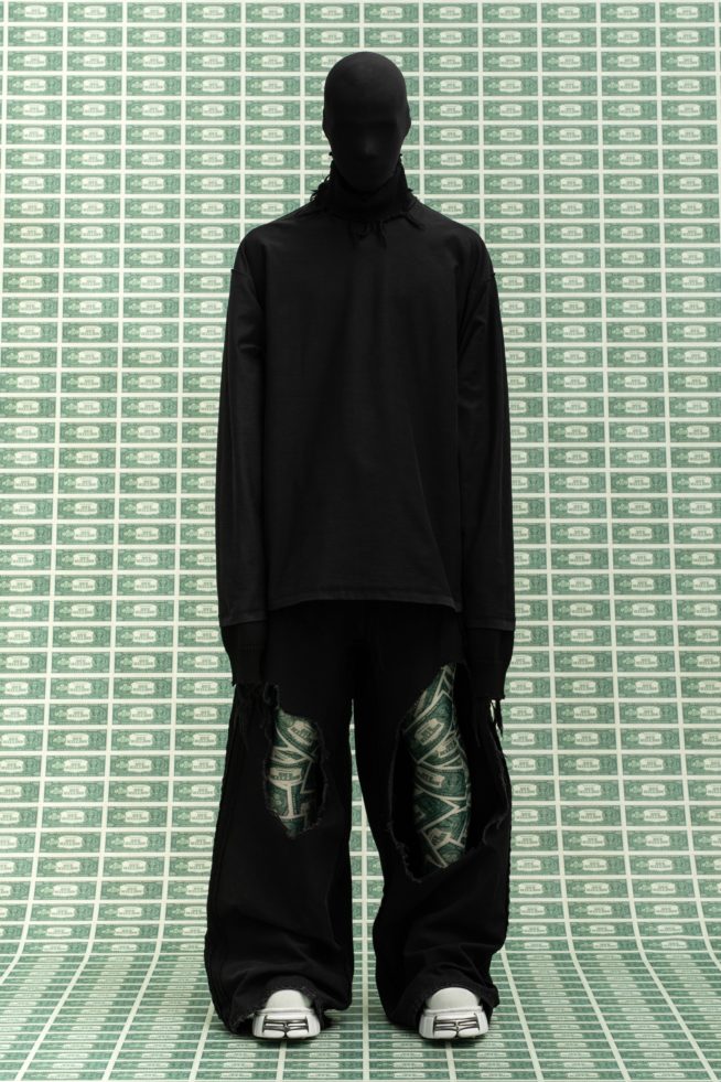 00041-vetements-fall-22-credit-gio-staiano