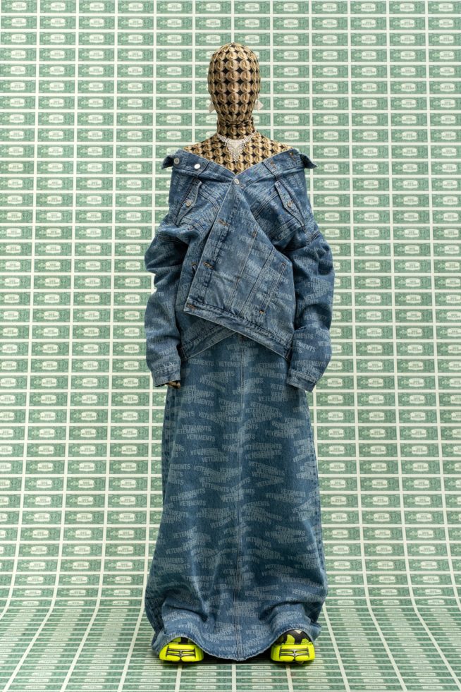 00044-vetements-fall-22-credit-gio-staiano