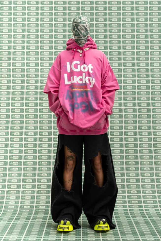 00047-vetements-fall-22-credit-gio-staiano