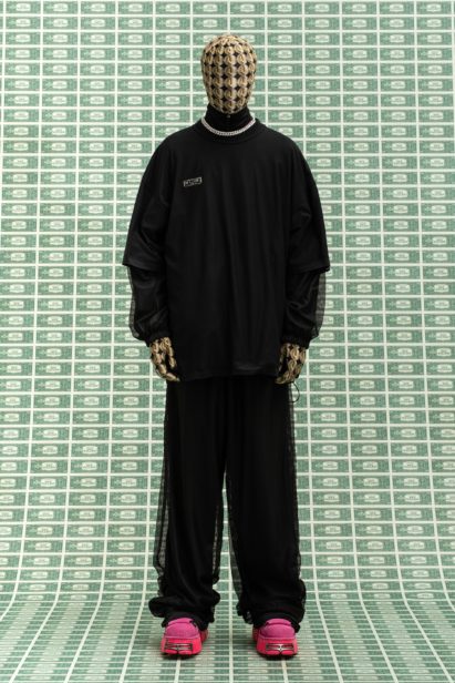00048-vetements-fall-22-credit-gio-staiano