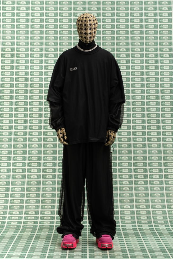 00048-vetements-fall-22-credit-gio-staiano