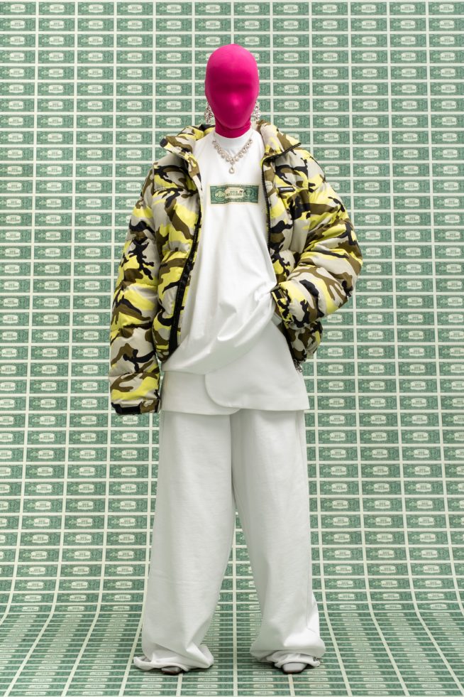 00049-vetements-fall-22-credit-gio-staiano