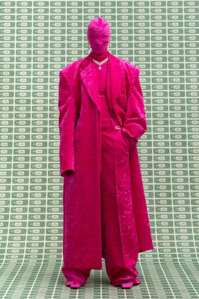 00063-vetements-fall-22-credit-gio-staiano