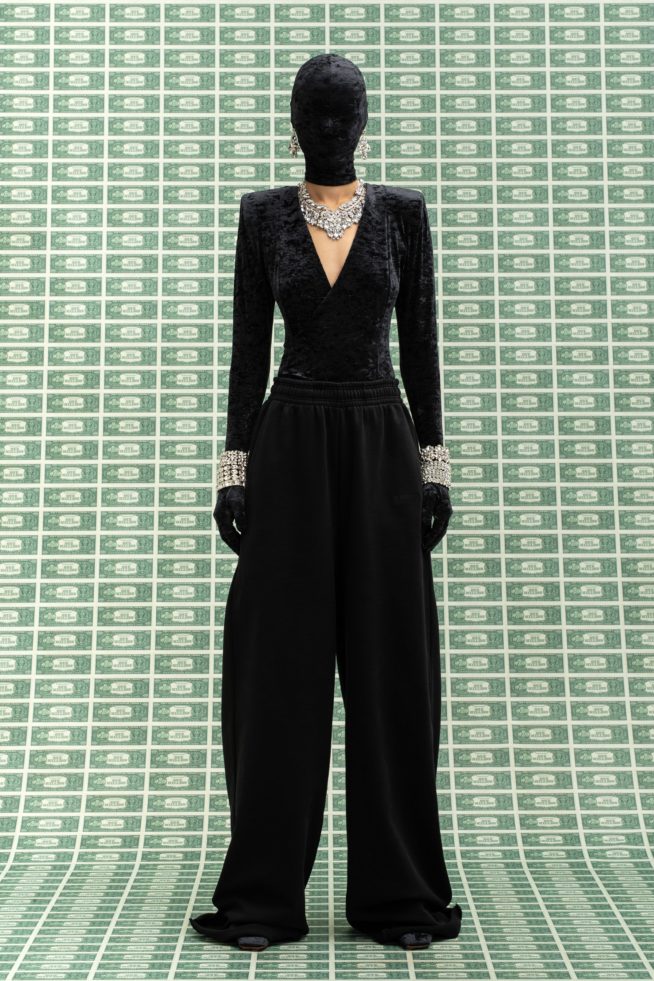 00065-vetements-fall-22-credit-gio-staiano