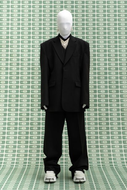 00070-vetements-fall-22-credit-gio-staiano