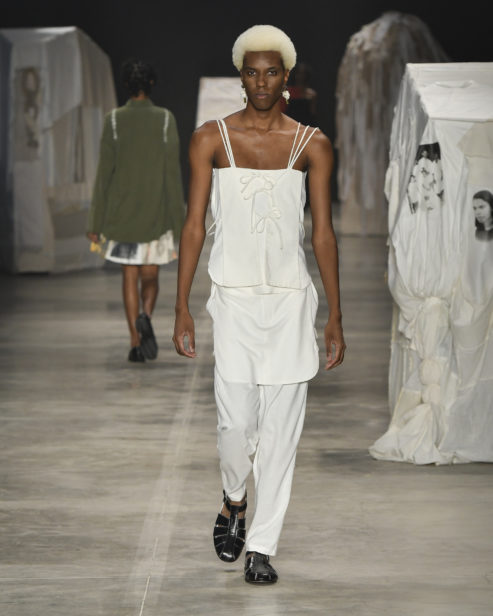 Angela Brito - SPFW N52


Foto: Ze Takahashi/ FOTOSITE