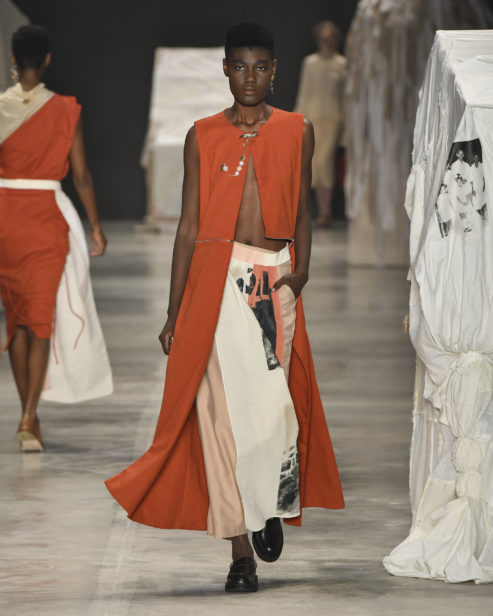 Angela Brito - SPFW N52


Foto: Ze Takahashi/ FOTOSITE
