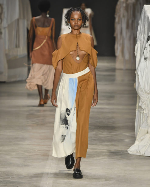 Angela Brito - SPFW N52


Foto: Ze Takahashi/ FOTOSITE