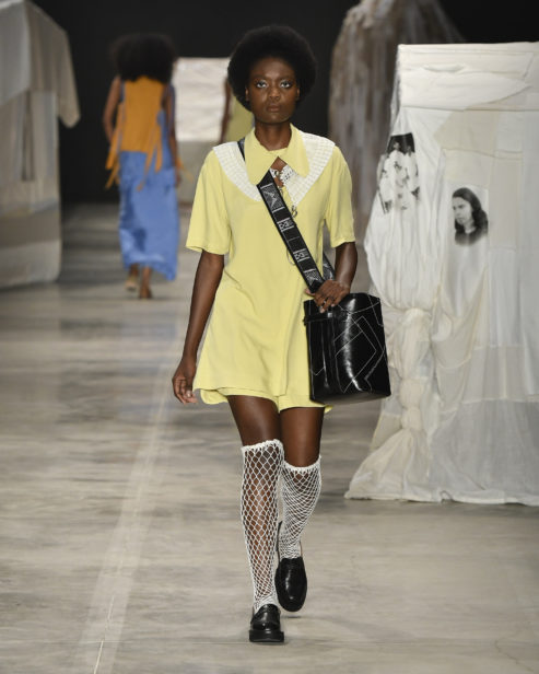 Angela Brito - SPFW N52


Foto: Ze Takahashi/ FOTOSITE