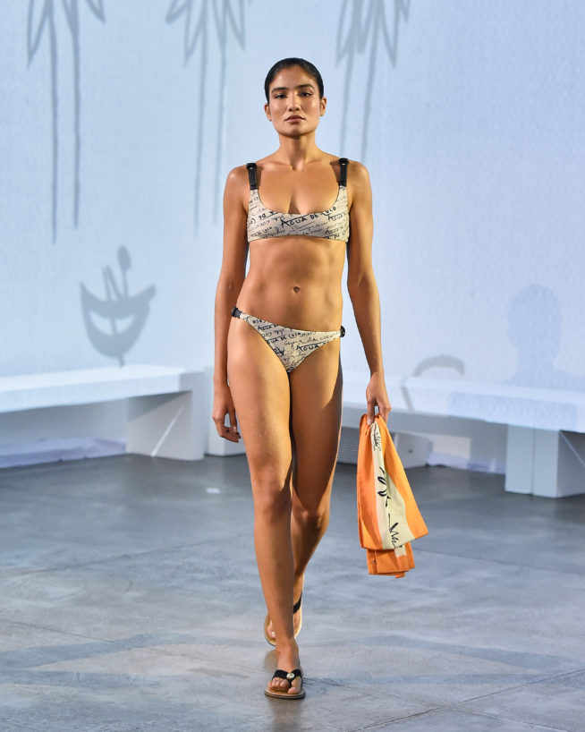 Desfile Agua de Coco

Coleção Tarsila

foto: Zé Takahashi / Fotosite