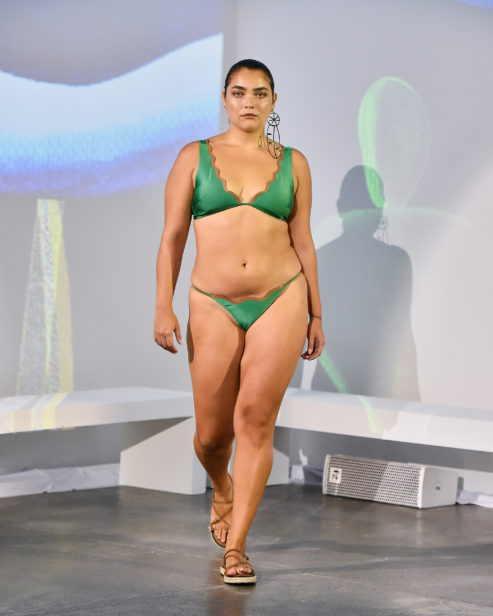 Desfile Agua de Coco

Coleção Tarsila

foto: Zé Takahashi / Fotosite