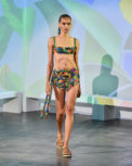 Desfile Agua de Coco

Coleção Tarsila

foto: Zé Takahashi / Fotosite