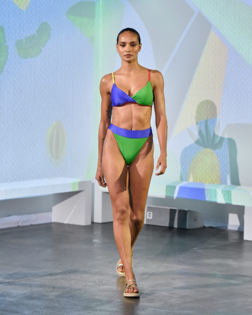 Desfile Agua de Coco

Coleção Tarsila

foto: Zé Takahashi / Fotosite