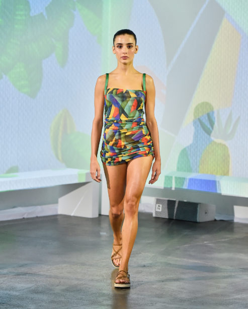 Desfile Agua de Coco

Coleção Tarsila

foto: Zé Takahashi / Fotosite