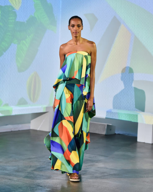 Desfile Agua de Coco

Coleção Tarsila

foto: Zé Takahashi / Fotosite