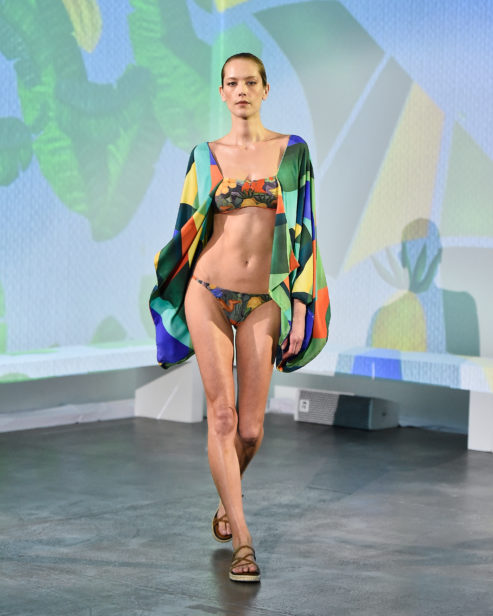 Desfile Agua de Coco

Coleção Tarsila

foto: Zé Takahashi / Fotosite