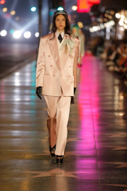 look_002