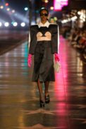 look_003